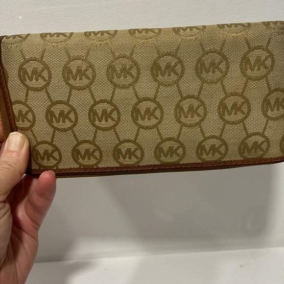 Michael Kors JetSet Continental Logo Canvas and Leather Trim Wallet in Mocha - Picture 6 of 13